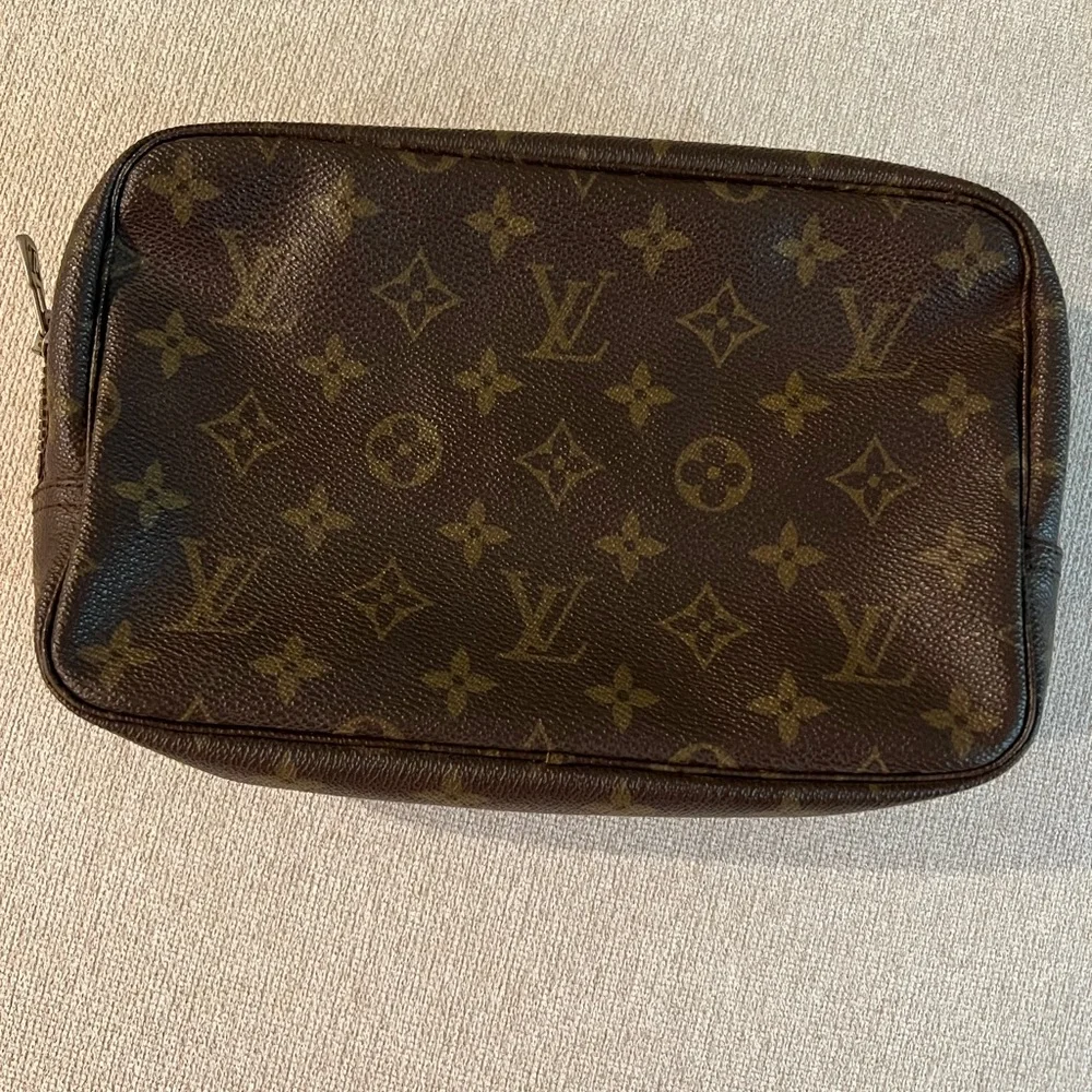 Louis Vuitton Monogram Trousse Toilette 28